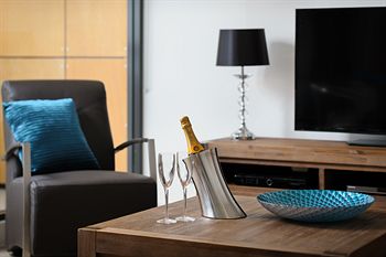Apartments @ IKON Glen Waverley - Whitsundays Accommodation 6