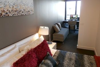 Aura On Flinders Serviced Apartments - Whitsundays Accommodation 4