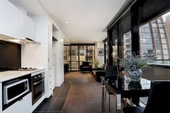 Aura On Flinders Serviced Apartments - Whitsundays Accommodation 10