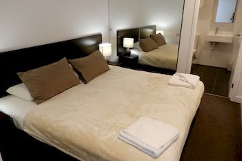 Aura On Flinders Serviced Apartments - Whitsundays Accommodation 11