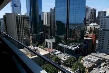 Aura On Flinders Serviced Apartments - Whitsundays Accommodation 14