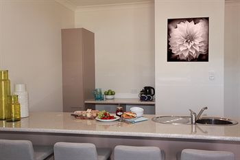 H Boutique Hotel - Whitsundays Accommodation 1