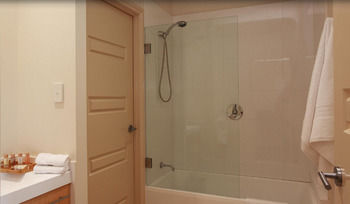 H Boutique Hotel - Whitsundays Accommodation 12