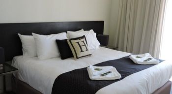 H Boutique Hotel - Whitsundays Accommodation 13