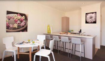 H Boutique Hotel - Whitsundays Accommodation 23