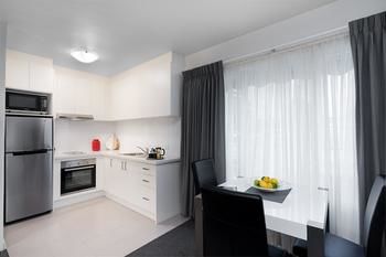 Best Western Fawkner Suites & Serviced Apartments - Whitsundays Accommodation 19