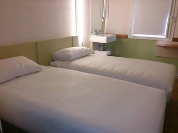 Ibis Budget Fawkner - Whitsundays Accommodation 1