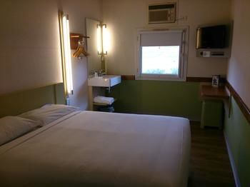 Ibis Budget Fawkner - Whitsundays Accommodation 3