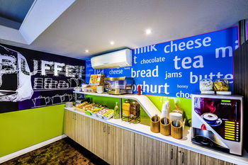 Ibis Budget Fawkner - Whitsundays Accommodation 12