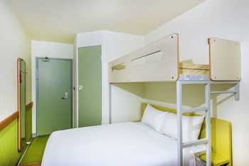 Ibis Budget Fawkner - Whitsundays Accommodation 17