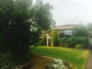 Australian Home Away @ East Doncaster Andersons Creek 1 - Whitsundays Accommodation 1
