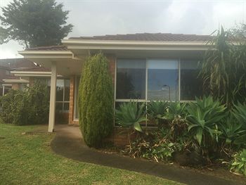 Australian Home Away @ East Doncaster Andersons Creek 1 - Whitsundays Accommodation 8