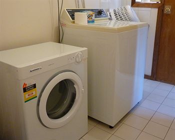 Australian Home Away @ Doncaster Andersons Creek 2 - Whitsundays Accommodation 2