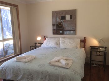 Australian Home Away @ Doncaster Andersons Creek 2 - Whitsundays Accommodation 3