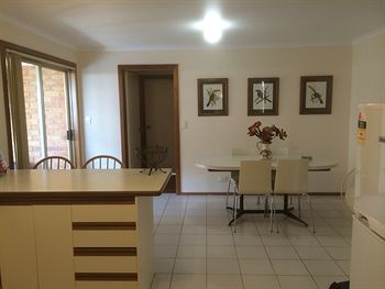 Australian Home Away @ Doncaster Andersons Creek 2 - Whitsundays Accommodation 9