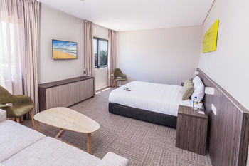 Ibis Styles The Entrance - Whitsundays Accommodation 6