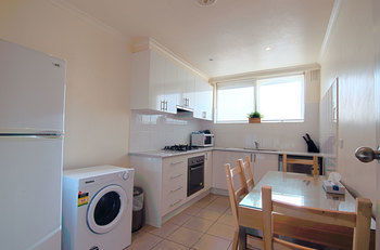 Park Squire Motor Inn And Serviced Apartments - Whitsundays Accommodation 2