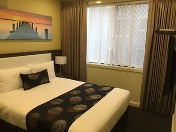 Park Squire Motor Inn And Serviced Apartments - Whitsundays Accommodation 8