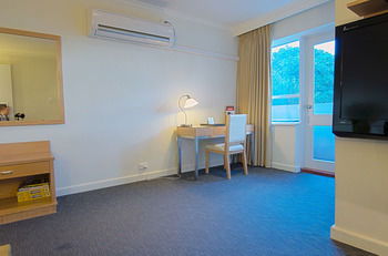 Park Squire Motor Inn And Serviced Apartments - Whitsundays Accommodation 30