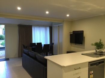 Park Squire Motor Inn And Serviced Apartments - Whitsundays Accommodation 37