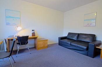 Park Squire Motor Inn And Serviced Apartments - Whitsundays Accommodation 44