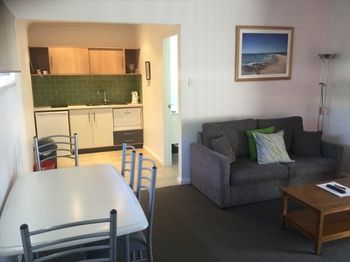 Harbourview Serviced Apartments - Whitsundays Accommodation 14