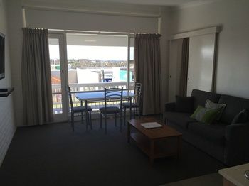 Harbourview Serviced Apartments - Whitsundays Accommodation 40