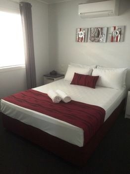 Alex Beach Cabins - Whitsundays Accommodation 4