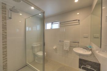 Alex Beach Cabins - Whitsundays Accommodation 6