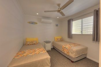 Alex Beach Cabins - Whitsundays Accommodation 9