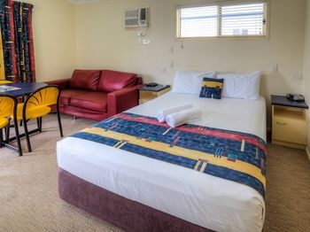 Alex Beach Cabins - Whitsundays Accommodation 10