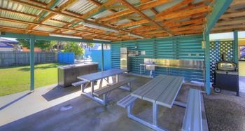 Alex Beach Cabins - Whitsundays Accommodation 18