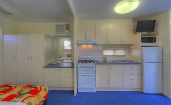 Alex Beach Cabins - Whitsundays Accommodation 27