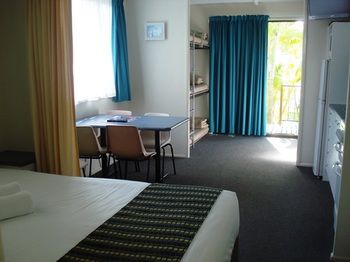Alex Beach Cabins - Whitsundays Accommodation 33