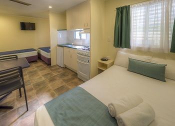 Alex Beach Cabins - Whitsundays Accommodation 35