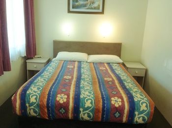 Ashton Townhouse Motel And Suites - Whitsundays Accommodation 3