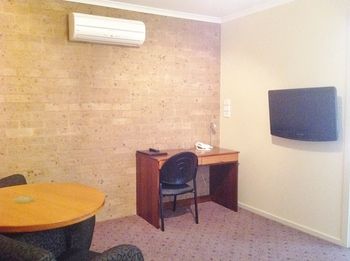 Ashton Townhouse Motel And Suites - Whitsundays Accommodation 8
