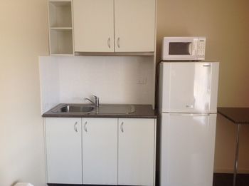 Ashton Townhouse Motel And Suites - Whitsundays Accommodation 9