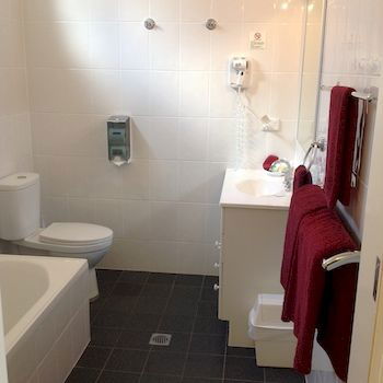 Ashton Townhouse Motel And Suites - Whitsundays Accommodation 11