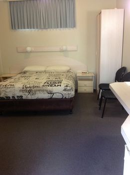 Ashton Townhouse Motel And Suites - Whitsundays Accommodation 19