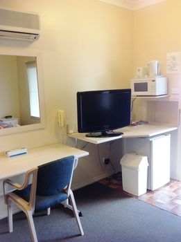 Ashton Townhouse Motel And Suites - Whitsundays Accommodation 23