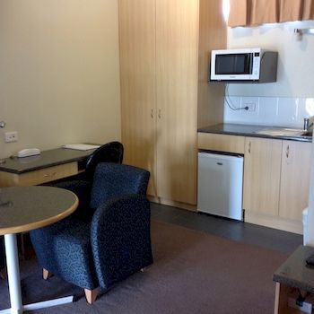 Ashton Townhouse Motel And Suites - Whitsundays Accommodation 25