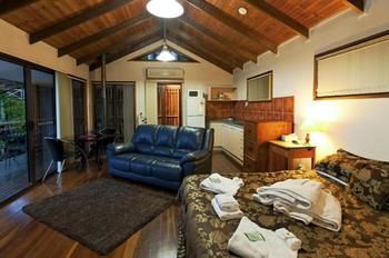 Treetops Accommodation Montville - Whitsundays Accommodation 1