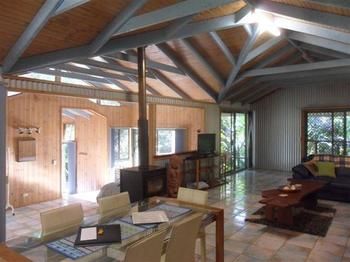 Treetops Accommodation Montville - Whitsundays Accommodation 2
