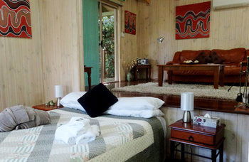 Treetops Accommodation Montville - Whitsundays Accommodation 40