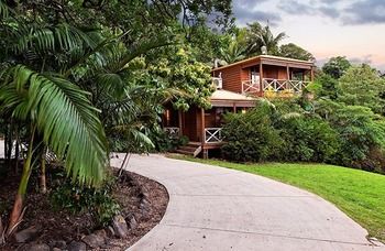 Treetops Accommodation Montville - Whitsundays Accommodation 55