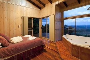 Treetops Accommodation Montville - Whitsundays Accommodation 66