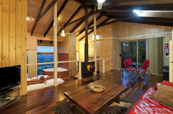 Treetops Accommodation Montville - Whitsundays Accommodation 73