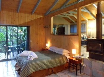 Treetops Accommodation Montville - Whitsundays Accommodation 78