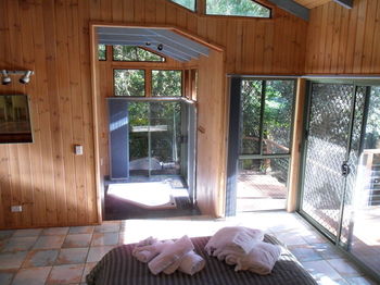 Treetops Accommodation Montville - Whitsundays Accommodation 79